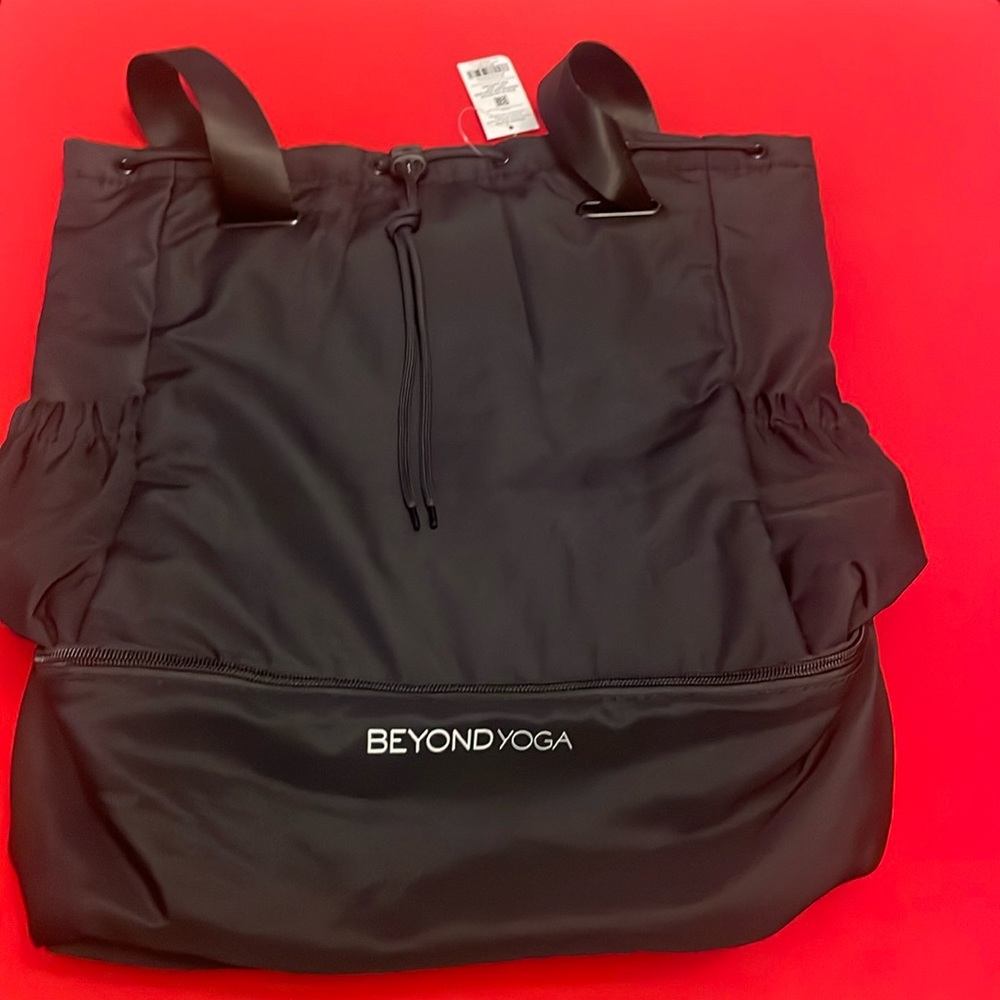 NWT Beyond Yoga convertible gym